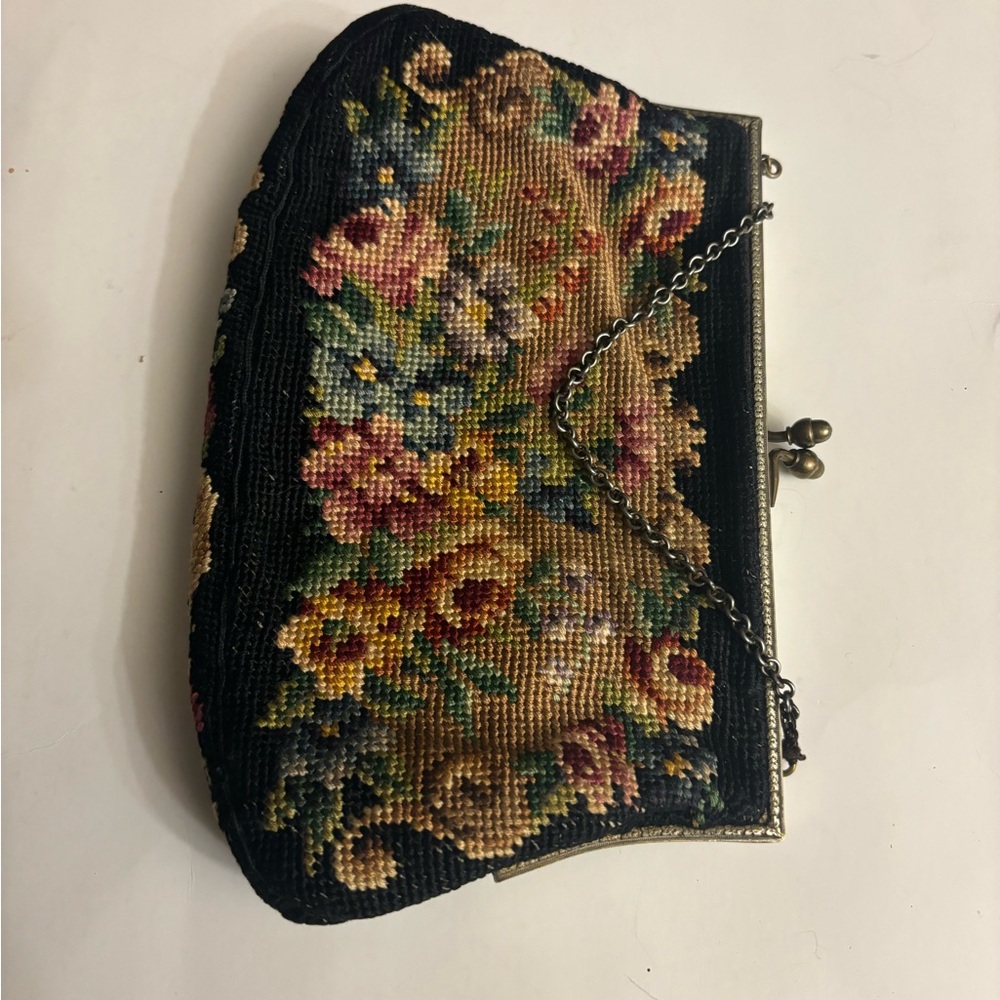 Vintage Floral Needlepoint Women’s Clutch Bag 7 X 4 X .5 - Picture 3 of 7